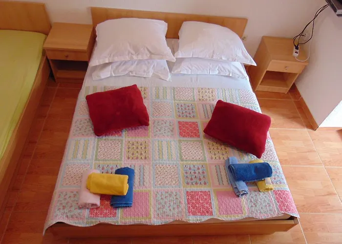 Studios Ravlic Marija *